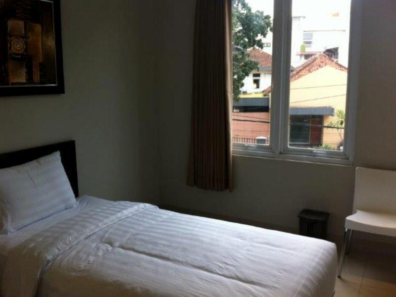 Lj Hotel Bandung Eksteriør billede