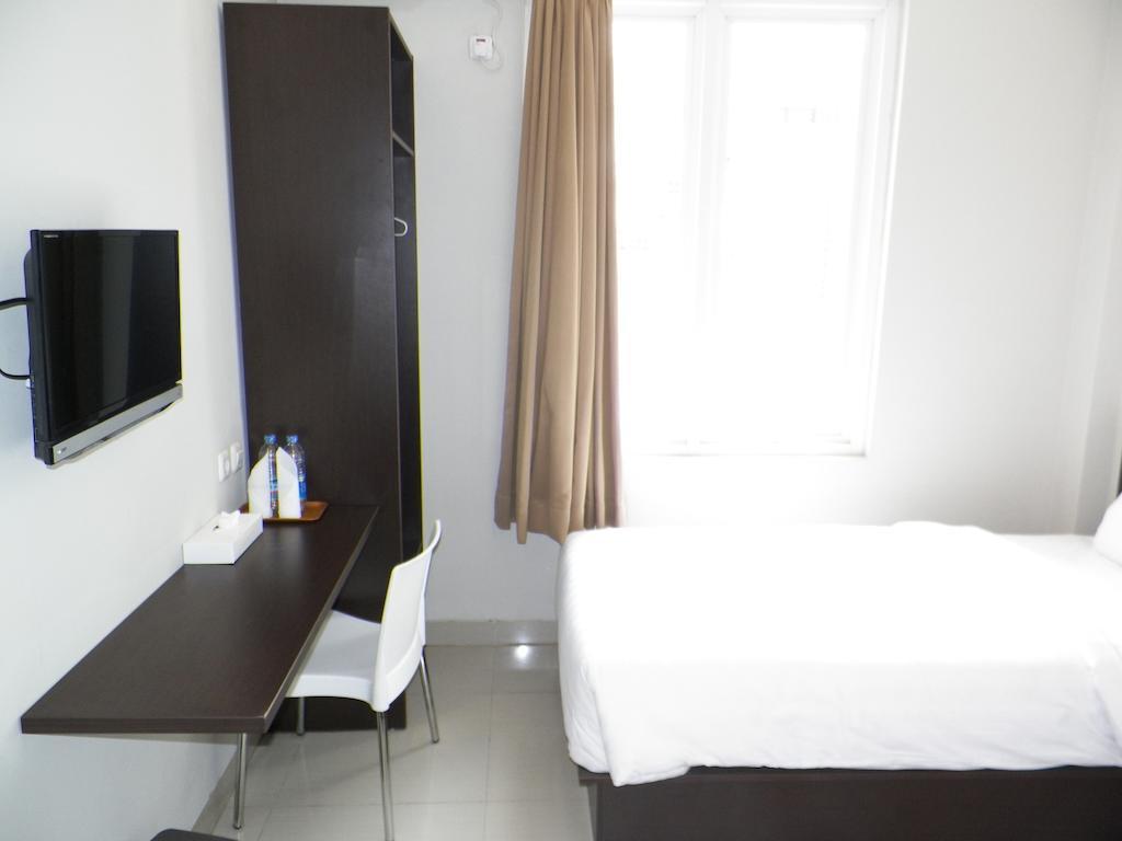 Lj Hotel Bandung Værelse billede