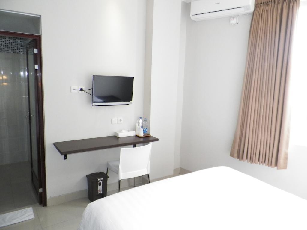 Lj Hotel Bandung Værelse billede