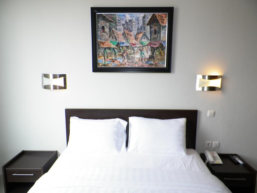 Lj Hotel Bandung Værelse billede