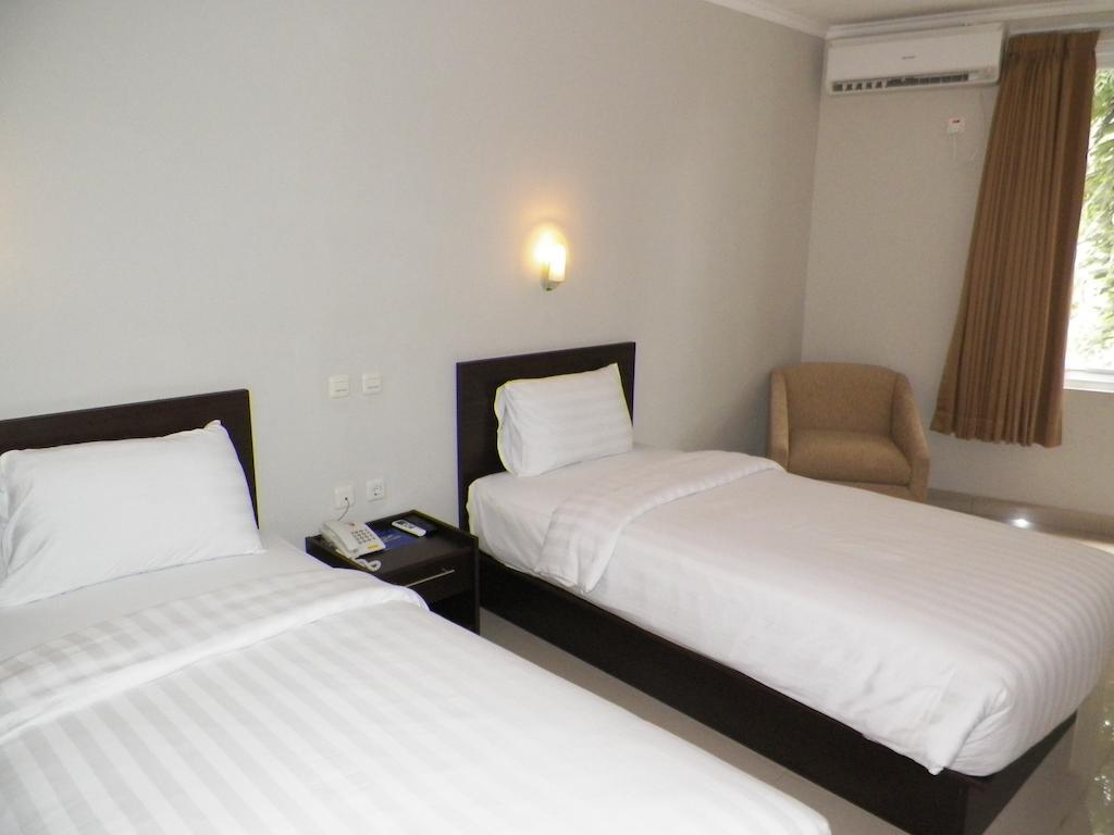 Lj Hotel Bandung Værelse billede