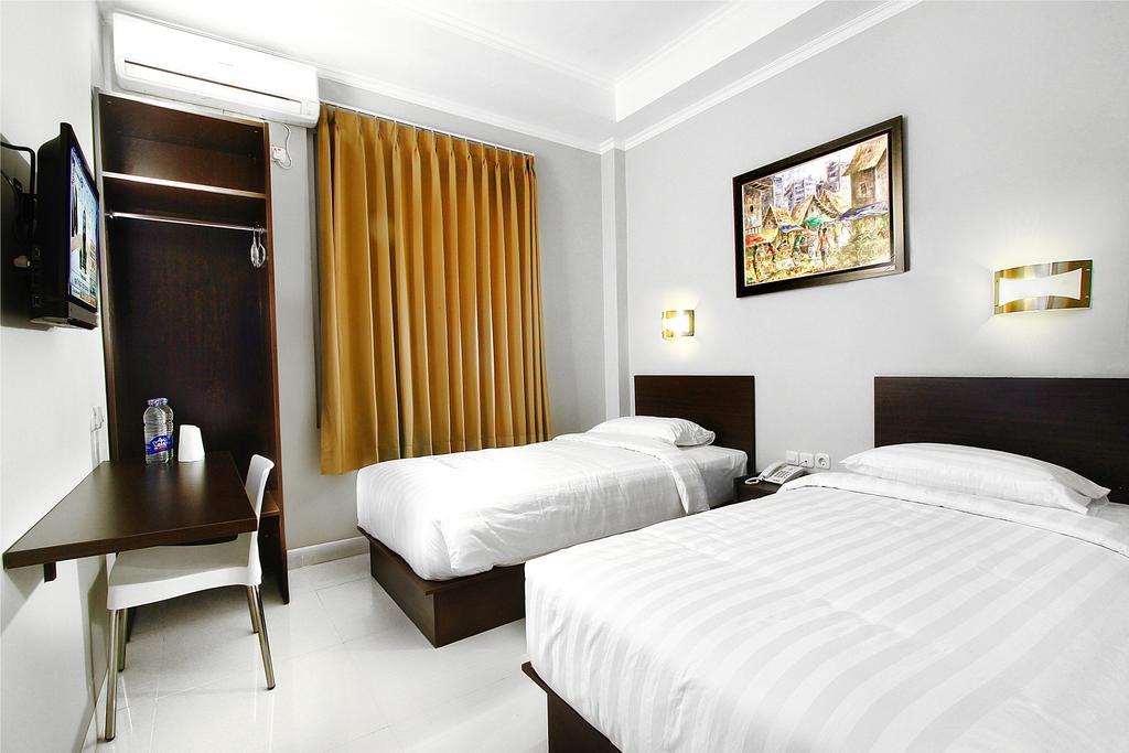Lj Hotel Bandung Værelse billede
